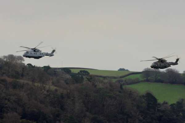06 January 2021 - 15-00-37
Cresting the hillside and heading for BRNC.
-------------------------
Royal Navy Merlin helicopters ZJ118 & ZJ132